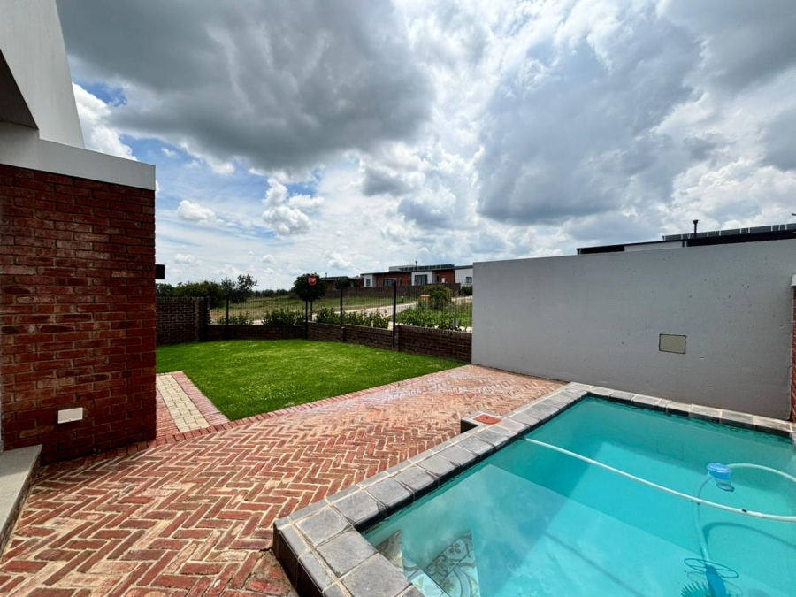 To Let 3 Bedroom Property for Rent in Helderzicht Eco Estate North West